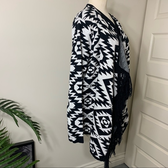 𝅺JESSICA Southwestern Black White printed Tribal Jersey Knit Cardigan Wrap L - Picture 8 of 11
